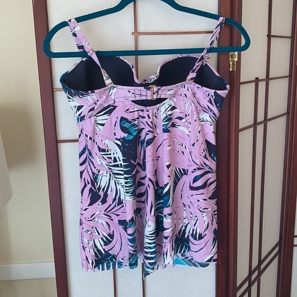 Soma Swimsuit Top with Bra Size 10 in EUC - Picture 2 of 6